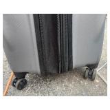 IT LUGGAGE - Great Hard Case Suitcase - Grey comes as pictured IT LUGGAGE - Great Hard Case Suitcase - Grey comes as pictured