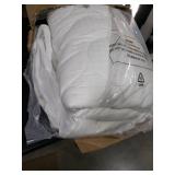 LEISURE TOWN Queen Mattress Pad Fitted Quilted Cotton Mattress Cover Cooling Soft Pillow Top Mattress Topper with Down Alternative Filling Mattress Protector with 8-21 Deep Pocket (60x80 White)