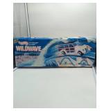 Hot Wheels Wild Wave California Custom Woodie Stunt Set, has car