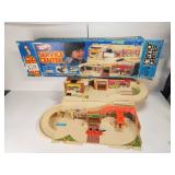 1980s Hot Wheels Service Center Foldaway Garage Playset
