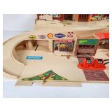 1980s Hot Wheels Service Center Foldaway Garage Playset