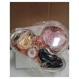 Preserved Roses with Necklace Gift Box Pink
