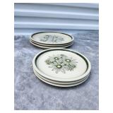 Vintage Daisy Pattern Ceramic Plates Set
