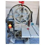 Craftsman 9-inch Band Saw (1/2 HP) - Powers on - Motor Doesn