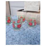 Holiday Poinsettia Drinking Glass Set