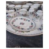 Floral Pattern Fine China Dinnerware Set