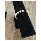 Classic Pearl Necklace and Bracelet Set Classic Pearl Necklace and Bracelet Set
