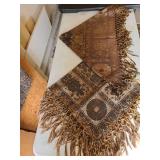 2 decorative fringed textile pieces/tablecloths