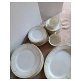 Czechoslovakia Hutschenreuther old china, 32 pieces