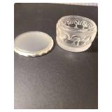 Lalique Canards frosted dresser box with swans