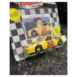 1992 NASCAR Racing Champions . . . Richard Petty #43 STP 1/43 Diecast . . . Includes Collector