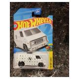 Hot Wheels 70s Van HW Art Cars 2/10 - Retail: $5