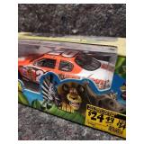 1:24 Scale Stock Car Nascar The Home Depot Madagascar Tony Stewart 20 - J - Retail: $27