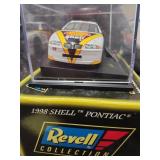 1998 Shell Pontiac #44 NASCAR Diecast Model Car 1:24 Scale - Retail: $75