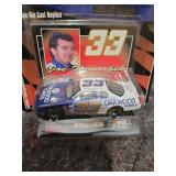 2000 NASCAR Racing Champions #33 Oakwood Homes 1:64 Diecast Car - Retail: $15