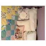 HANDMADE QUEEN SIZE QUILT/ 4 BED PILLOWS/ DUST RUFFLE/ 6 DECOR PILLOWS- UNB