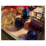 GLASSWARE MISCELLANEOUS FLAT X 13 Pcs. DECOR W/ GLASS EGGS- FR