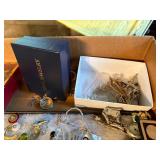 COSTUME JEWELRY FLAT- FRT