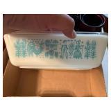 ANTIQUE PYREX TURQUOISE AMISH BUTTERPRINT  4PCS W/ LIDS- FRT
