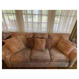 COUCH W/ 5 DECORATIVE PILLOWS 89" L X 38" D- FR