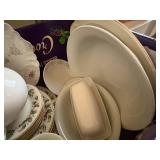 CHRISTMAS CHINA SET & MISCELLANEOUS GLASSWARE- FR