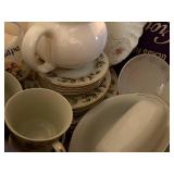 CHRISTMAS CHINA SET & MISCELLANEOUS GLASSWARE- FR