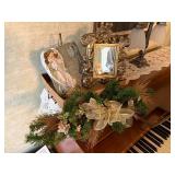 DECORATIVE MIRROR/ PLAQUE/ FLOWER SWAG- FR