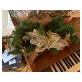 DECORATIVE MIRROR/ PLAQUE/ FLOWER SWAG- FR