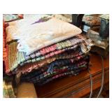 TABLE CLOTHS & PLACE MATS- DR