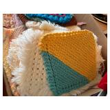 TABLE CLOTHS/ POT HOLDERS & PLACE MATS- DR