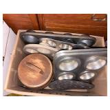 MUFFIN PANS & COOKIES JAR- DR