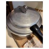 MIRRO-MATIC PRESSURE COOKER W/ WEIGHT & MANUAL- KC
