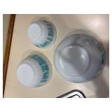 PYREX DISHES X3 (AMISH PATTERN TURQUOISE)- KC