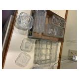 REFRIGERATOR DISHES 2X FLATS (6 W/ 2 LIDS & BIG ONE IS BROKEN)- K