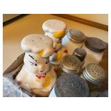 VINTAGE SALT & PEPPER SHAKERS FLAT- KC