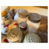 VINTAGE SALT & PEPPER SHAKERS FLAT- KC
