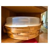 TUPPERWARE/ BASKET DIVIDED VEGETABLE TRAY/ SALAD SPINNER- K