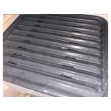 PAMPERED CHEF PIZZA STONES/ BROWNIE PANS & BROILER PANS- P