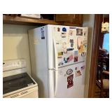 WHITE FRIGIDAIRE REFRIGERATOR (CLEAN)- K