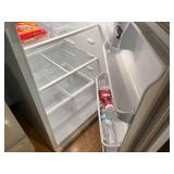 WHITE FRIGIDAIRE REFRIGERATOR (CLEAN)- K