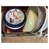 TUPPERWARE 9X13/ TINS/ COLANDER & MORE 2 FLATS- BG