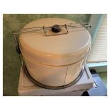 METAL VINTAGE CAKE SAVER CARRIER- BG