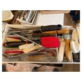 UTENSILS W/ CANDY THERMOMETER/ WHISK/ CAN OPENER- BG