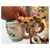 VINTAGE TEA POT & CUPS- BG