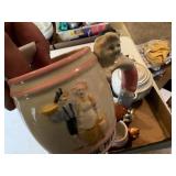 VINTAGE TEA POT & CUPS- BG