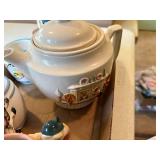 VINTAGE TEA POT & CUPS- BG