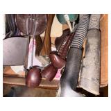 BOX OF MISCELLANEOUS SCALES/ LIGHTS/ SHOES SKETCHERS- BB