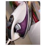 BLACK & DECKER IRON- BB