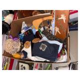 BOX OF MISCELLANEOUS DECOR- BB