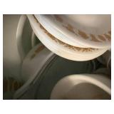 TOTE OF CORRELLE DISHES- PBR